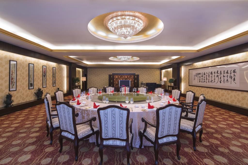 Howard Johnson Pearl Plaza Wuhan Bagian luar foto